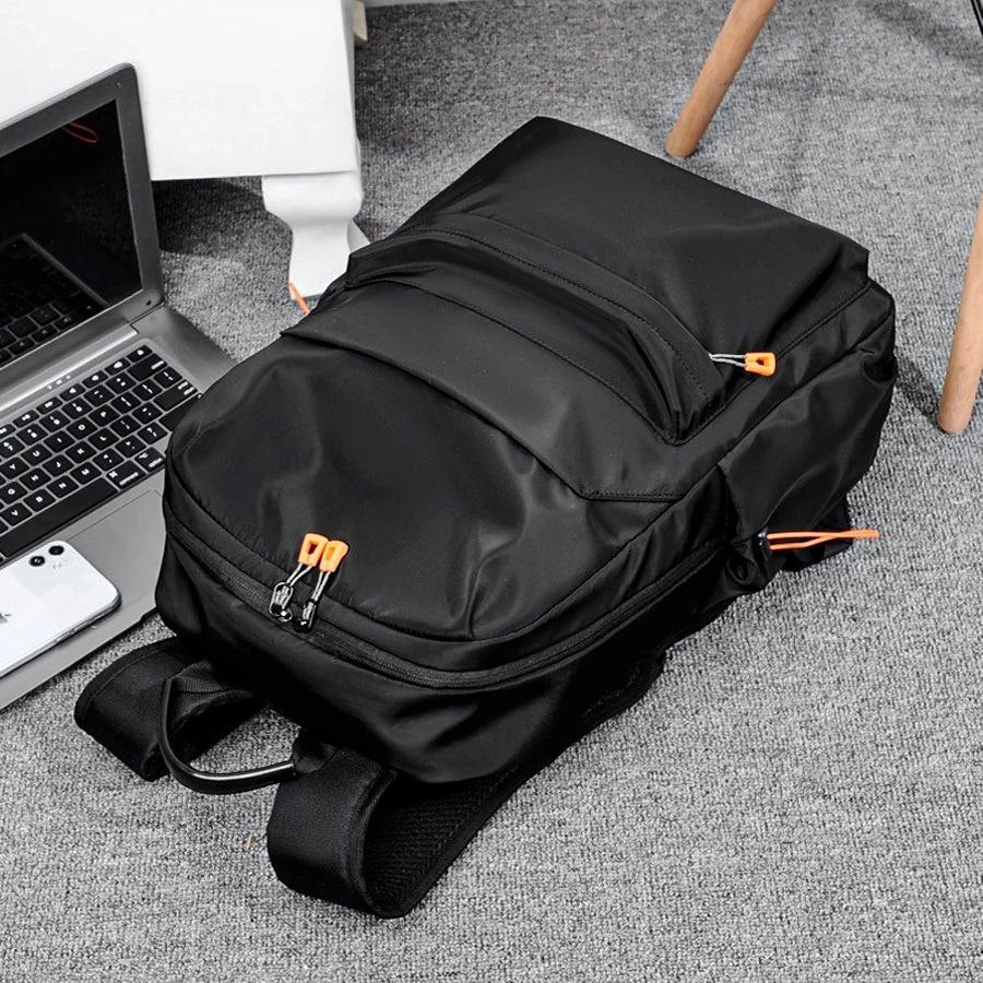 Sac à Dos pour Ordinateur Portable 15.6 Pouces – Imperméable avec Port de Charge USB – Idéal pour Loisirs, Travail et École – Noir